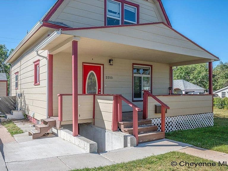 2215 E 17th St photo 3
