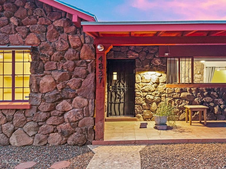 4837 E Fairmount St photo 5