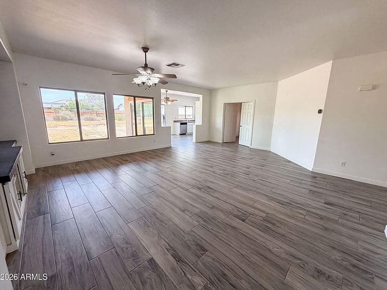 21170 E TWIN ACRES Drive photo 3