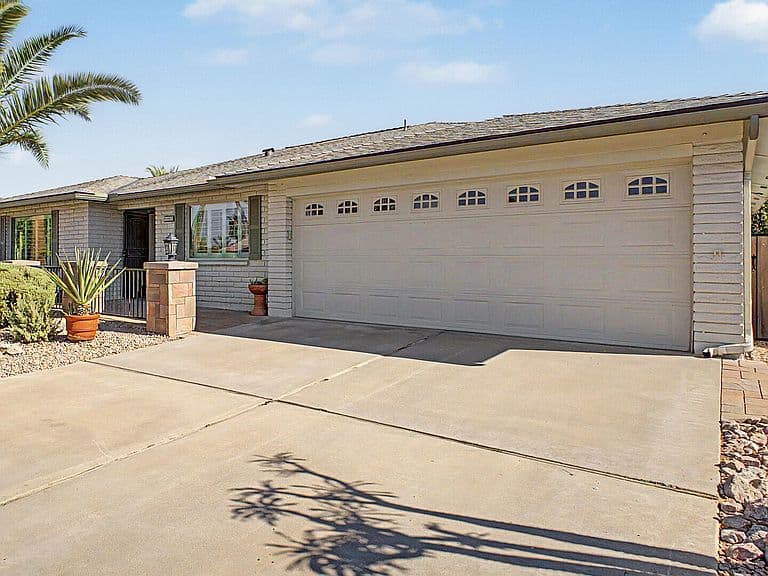 4143 E Crescent Avenue photo 4