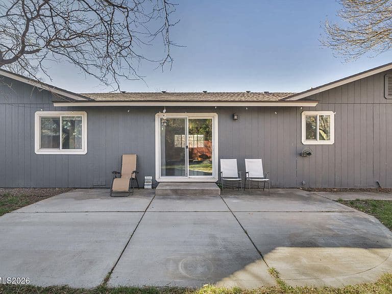 974 Adobe Dr photo 4