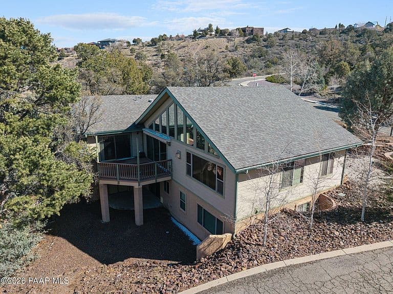 1284 McDonald Dr photo 5