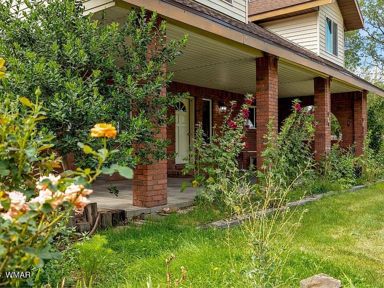 3055 Hansen Ln photo 2