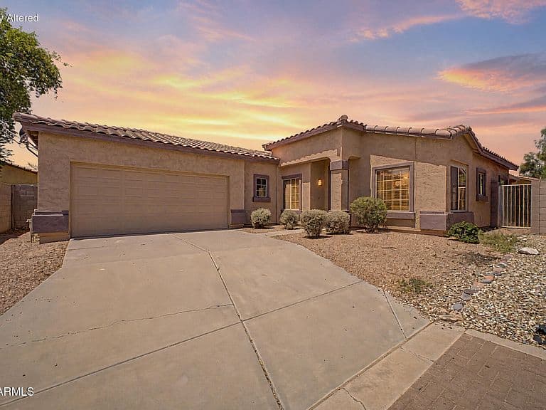 2606 E LA COSTA Drive photo 1