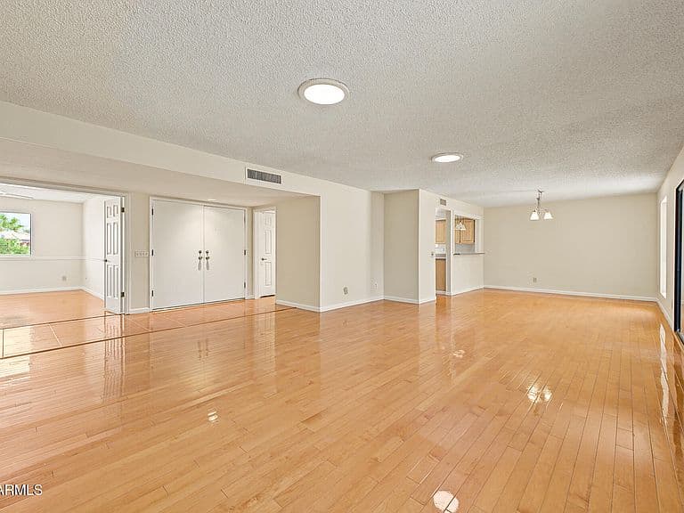25668 S HOWARD Drive photo 4