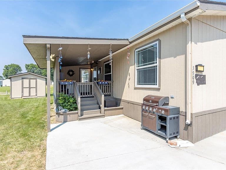 3909 S Tanager Ln photo 2