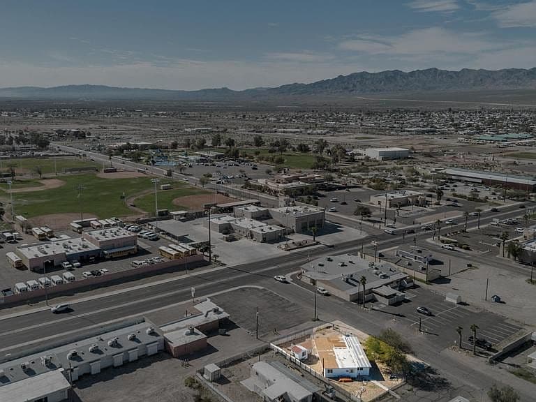 1270 Agate Ave photo 2