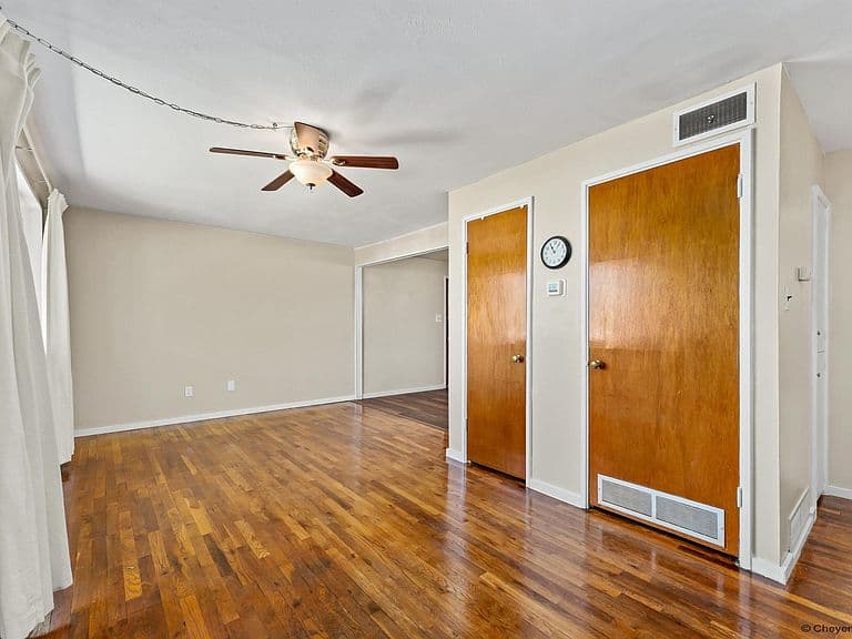 347 Stinson Ave photo 4