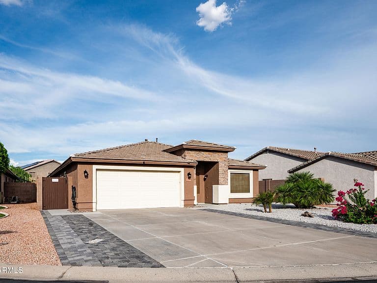 15946 W MARCONI Avenue photo 5