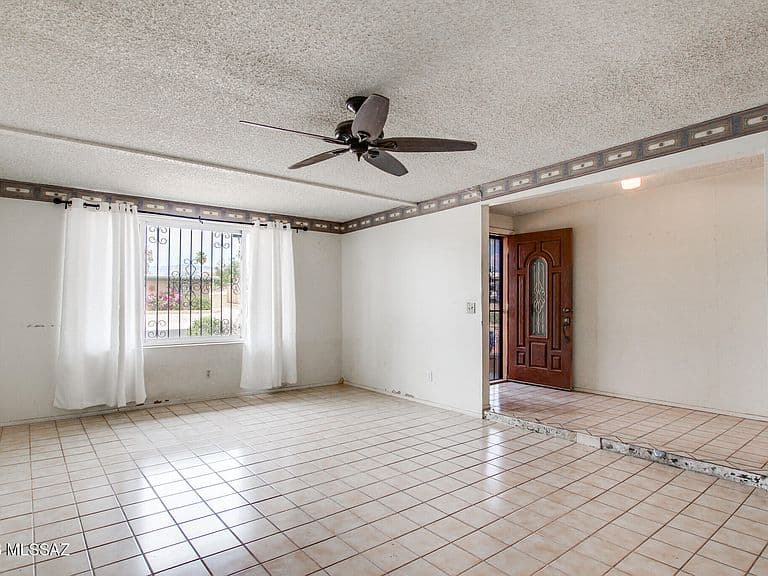 9352 E Palm Tree Dr photo 2