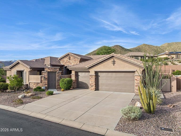2564 W Princeville Drive photo 2