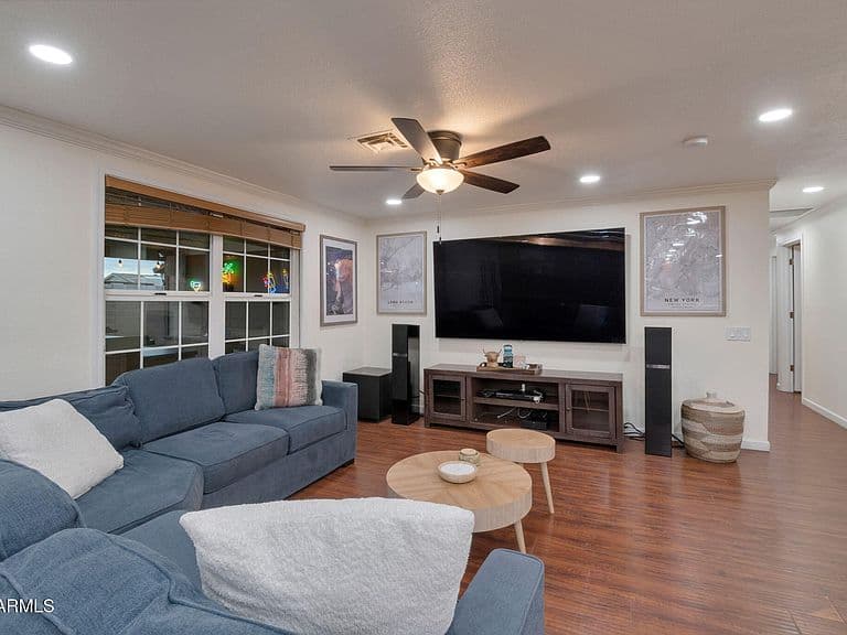 1705 W EL ALBA Way photo 4