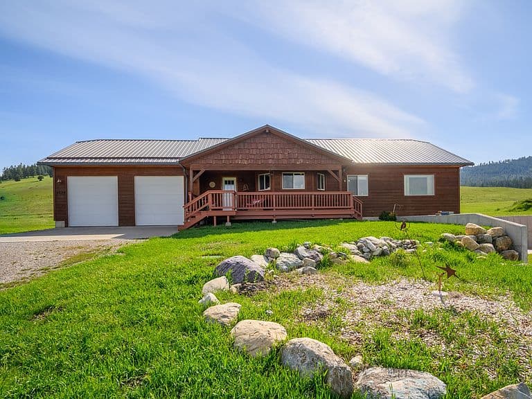 1073 Smith Lake Rd photo 1