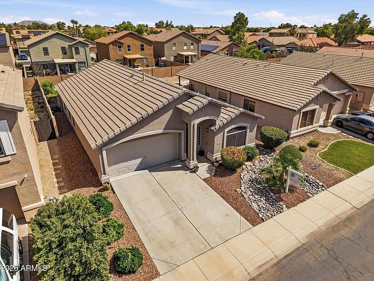42586 W Michaels Drive photo 3