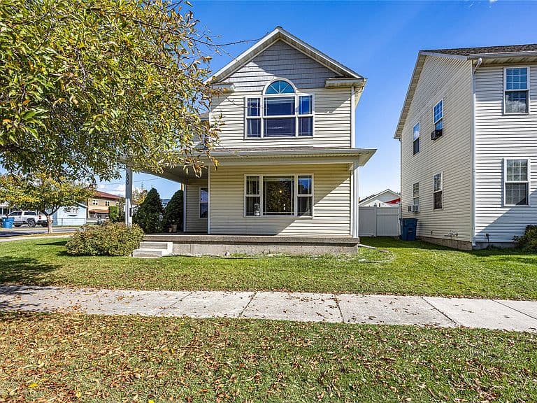 630 Luella Ln photo 2
