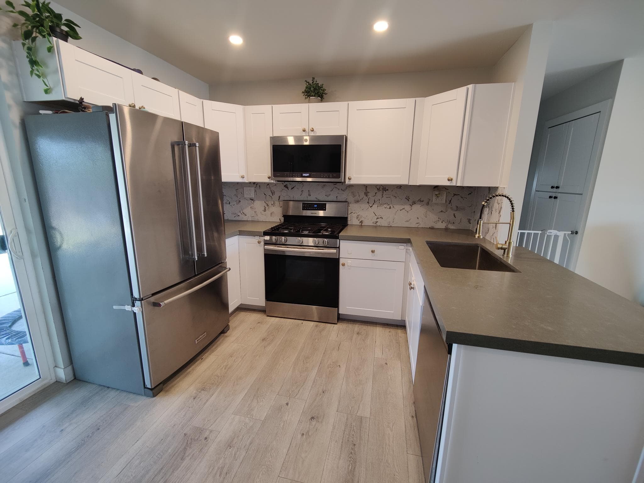 1018 East Las Palmaritas Drive photo 1