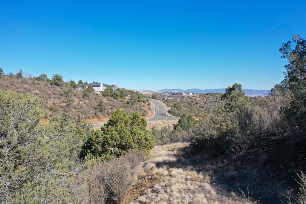 732 West Lee Boulevard photo 1