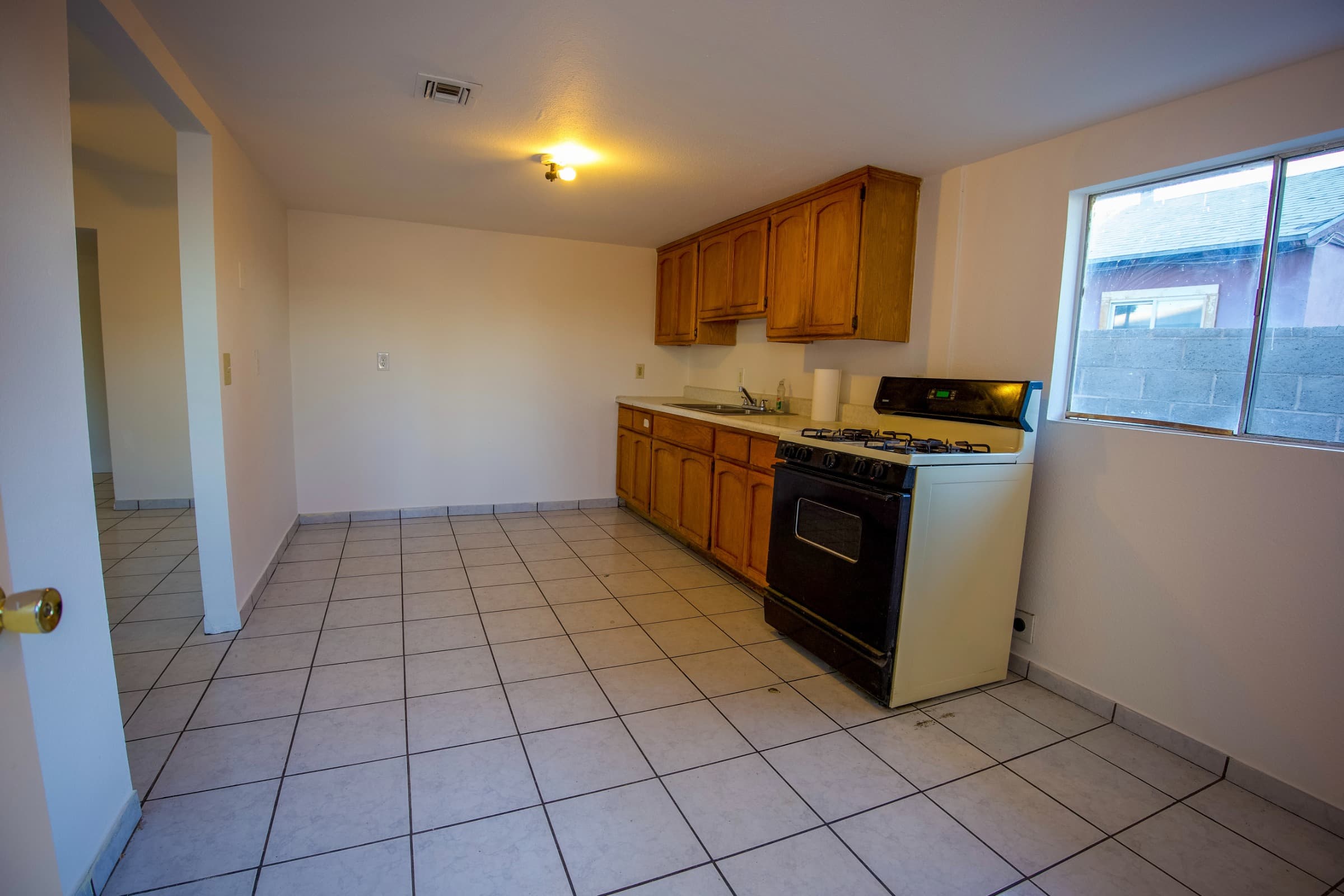 2221 West 9th Street photo 4