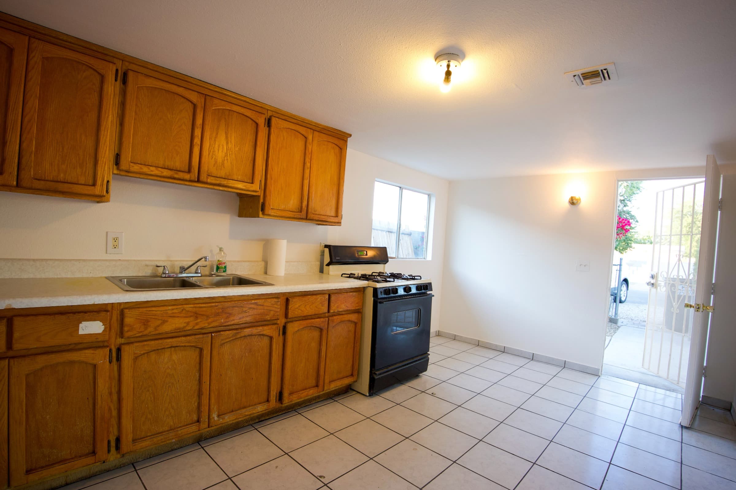2221 West 9th Street photo 5