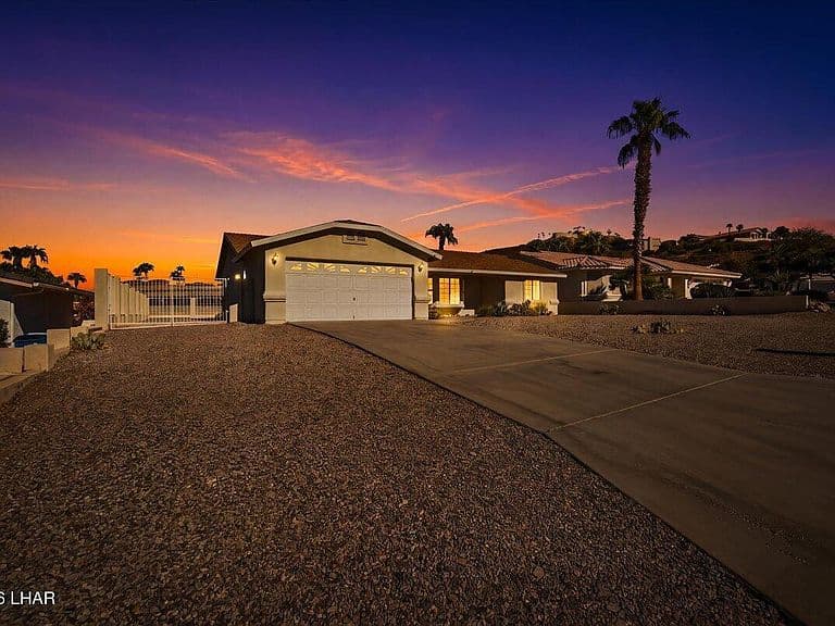 4025 Bear Dr photo 2