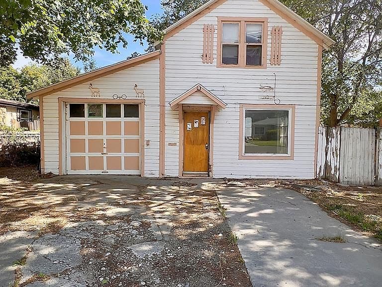 405 E Avenue B photo 1