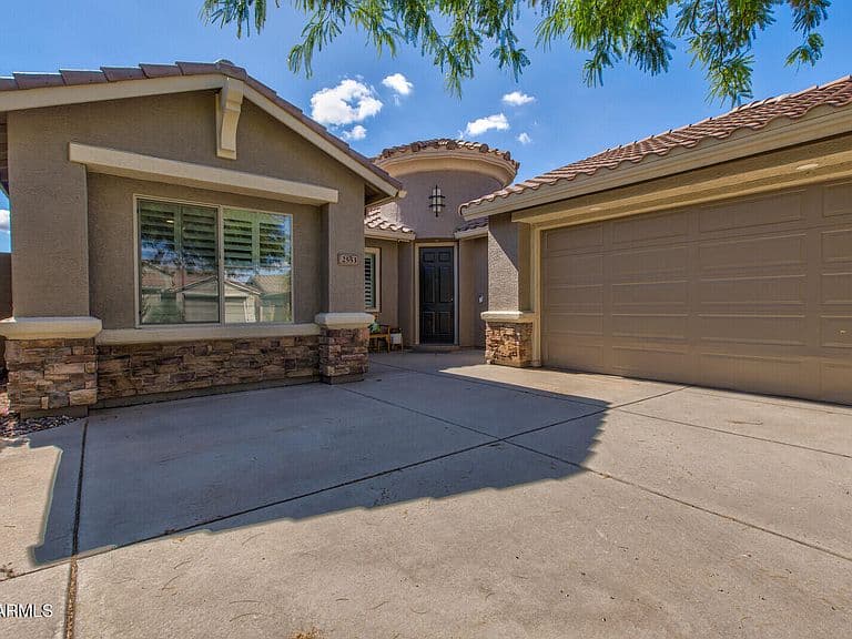 2553 W COYOTE CREEK Drive photo 2