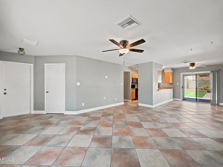 5518 W Whitten Street photo 5
