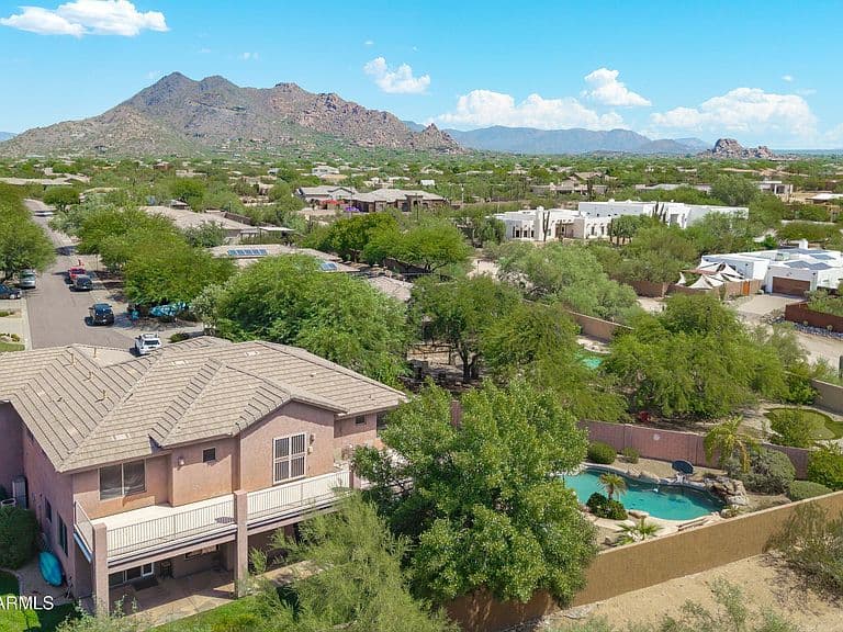 6117 E PALOMINO Lane photo 4