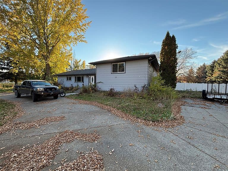 228 Fox Hill Dr photo 2