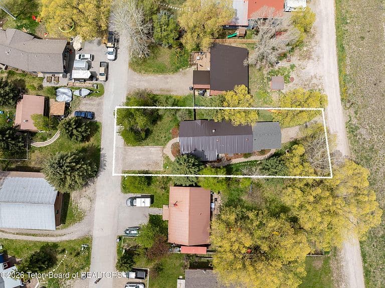 1655 E J West Dr photo 2