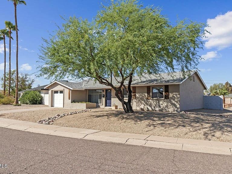 8638 E Palm Lane photo 4