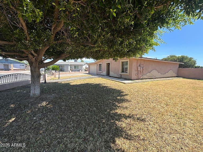 5603 N 69TH Lane photo 3