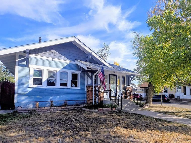 222 E Pershing Blvd photo 1