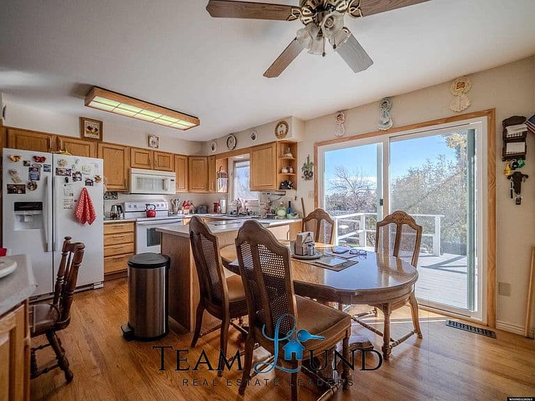 3021 Ridgecrest Dr photo 4
