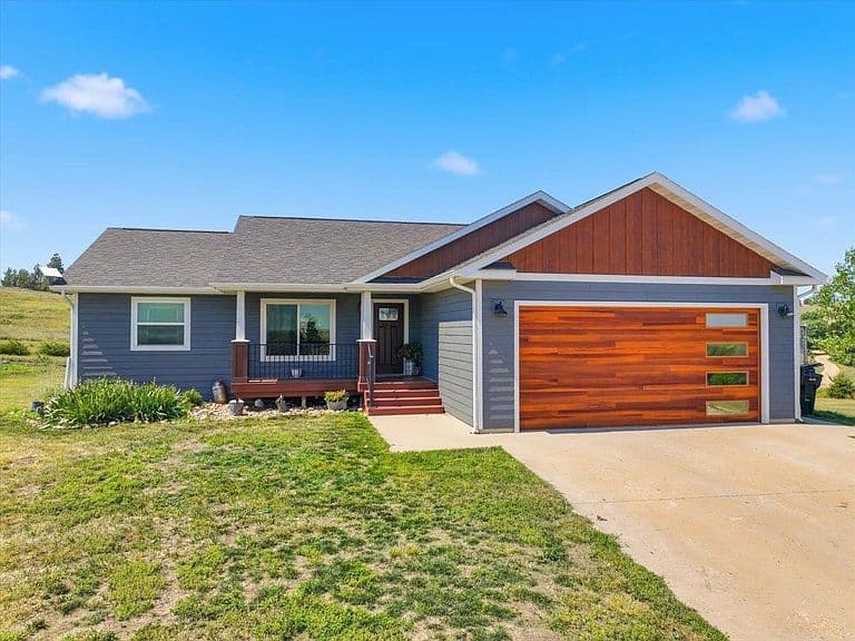 19127 Cattle Dr photo 1
