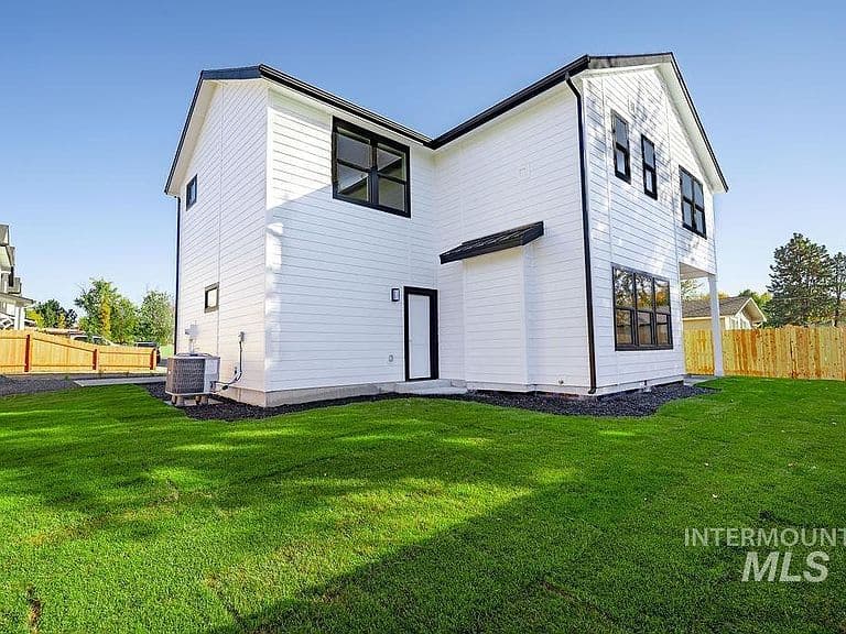 1890 N Danish Ln photo 2