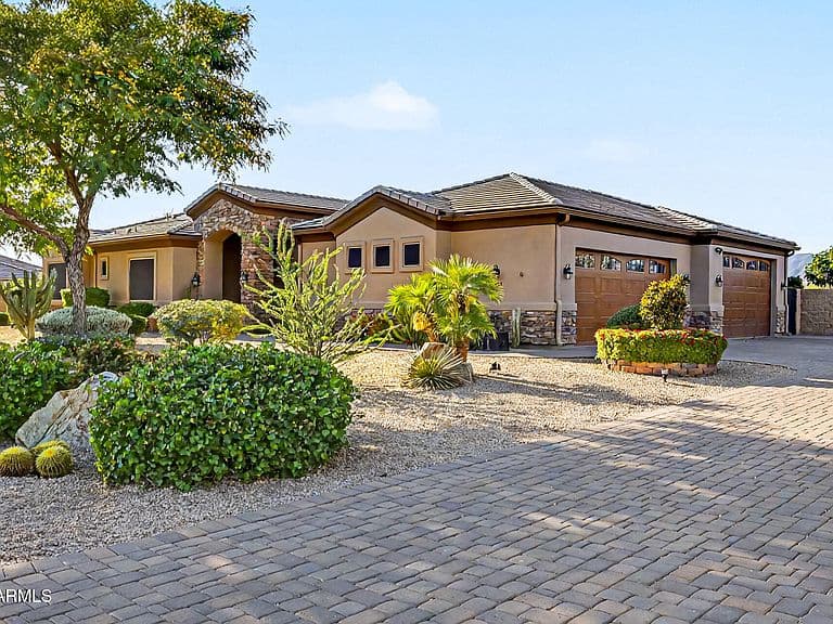 806 W DESERT RANCH Road photo 5