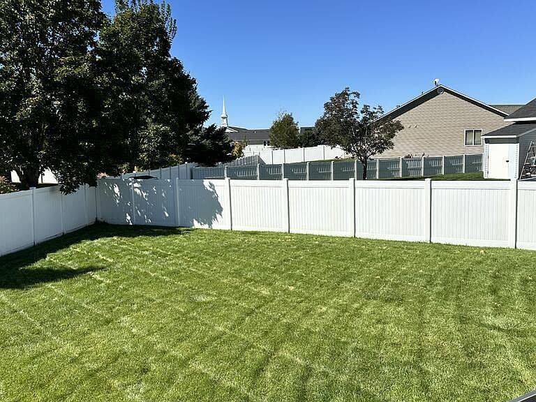 1028 S Ashland Dr photo 2