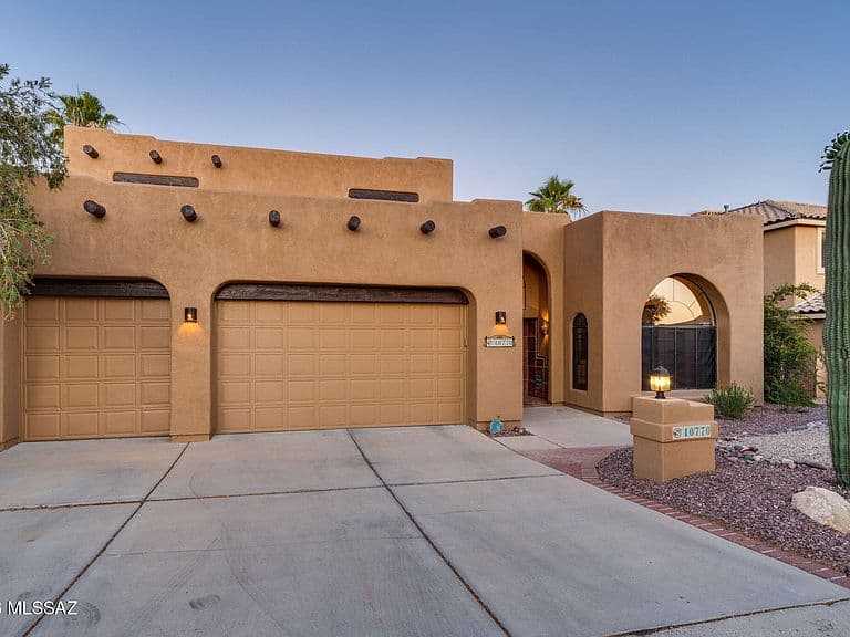 10770 N La Quinta Dr photo 4