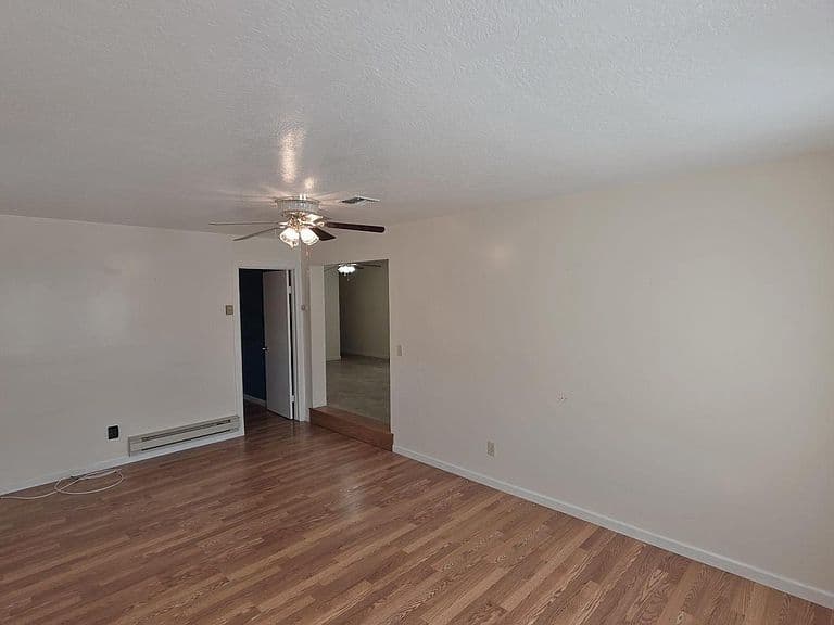 12699 S Montana Ave photo 5