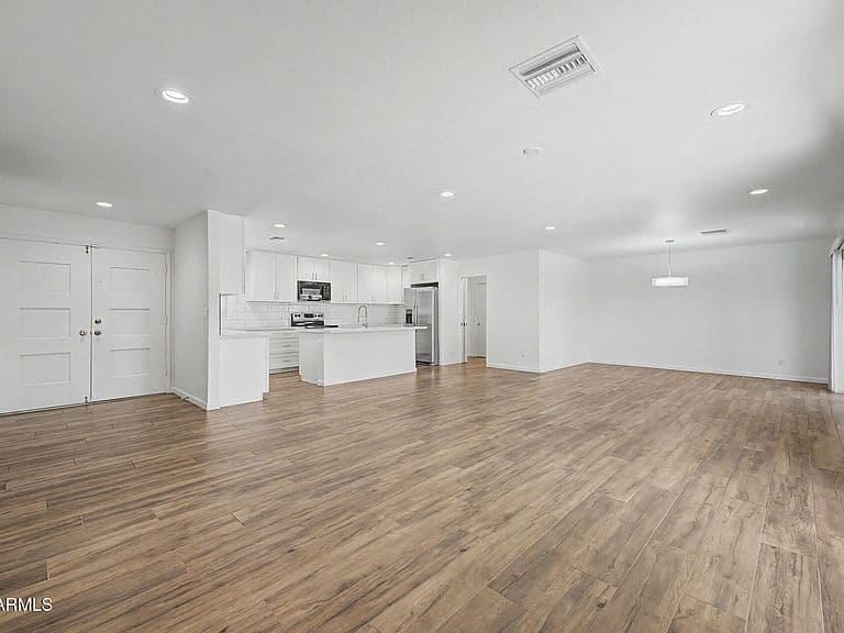1403 E MINTON Drive photo 4