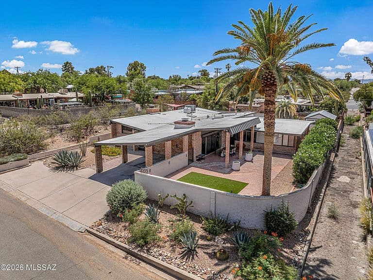 2711 N Kiva Pl photo 2