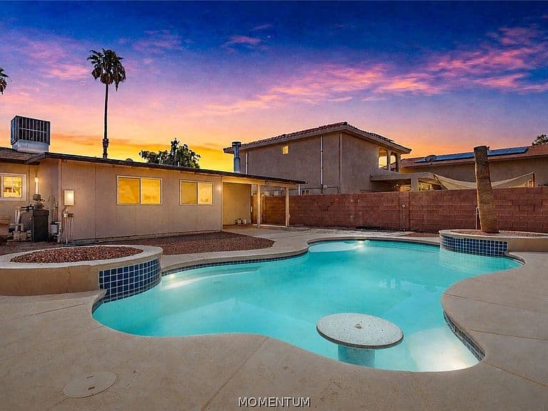 8725 S Cedar Street photo 3