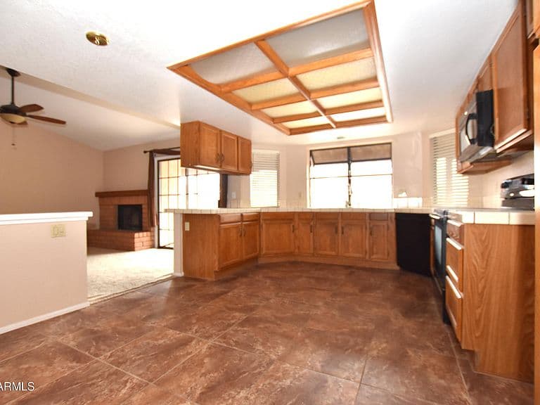 1351 S miramar -- photo 4