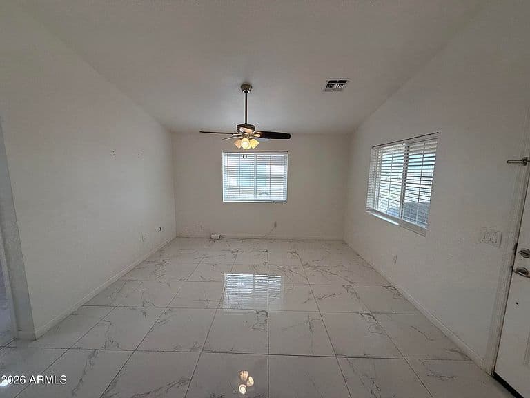 521 W 9TH Street photo 5