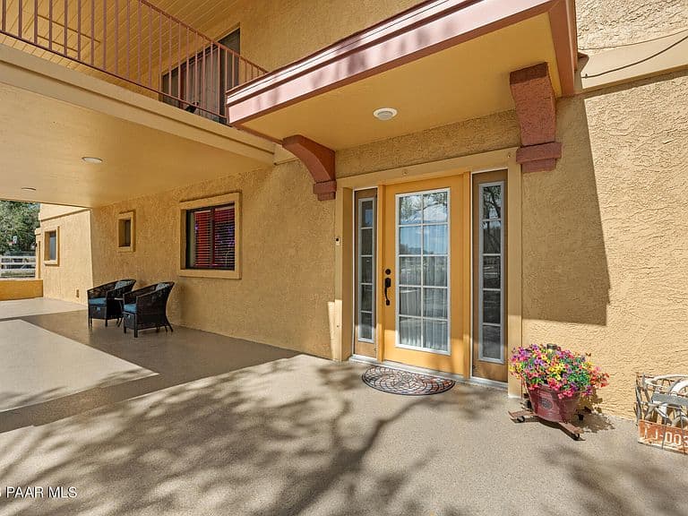 1128 W Road 3 N photo 3