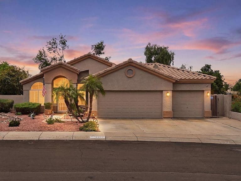 6237 W IRMA Lane photo 2