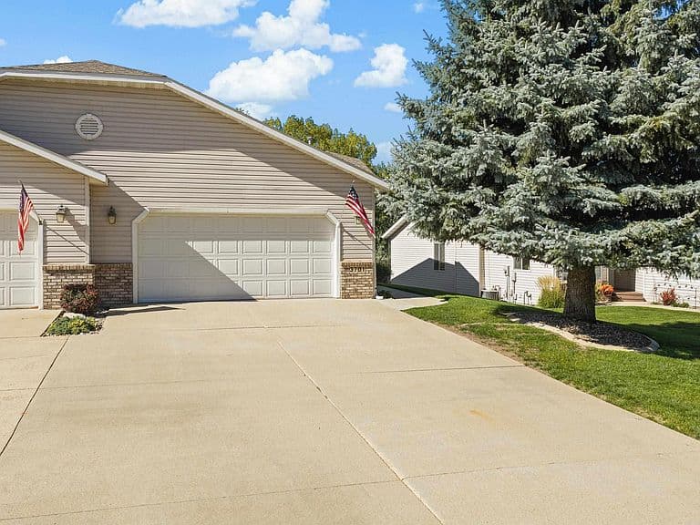 3701 Park Dr photo 4