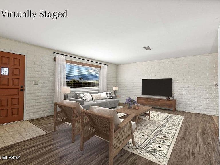 1050 S La Higuera photo 2