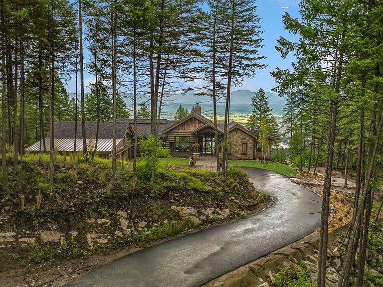 2424 Wolf Tail Pines Rd photo 1